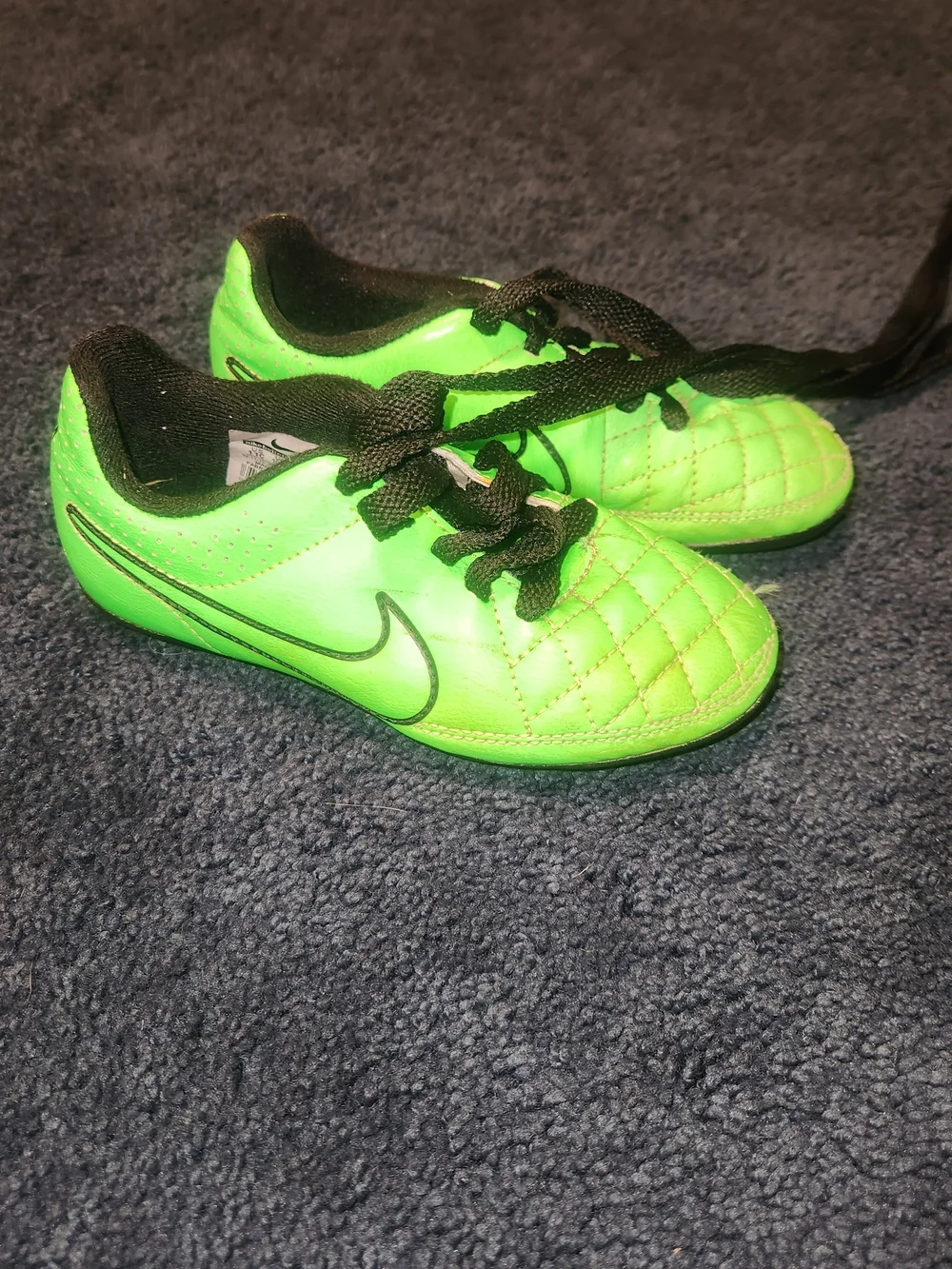 Nike Kids' Green Tiempo Soccer Cleats